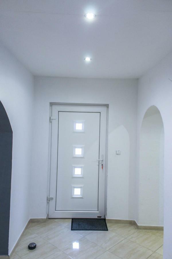 Apartman Marta Banka Extérieur photo