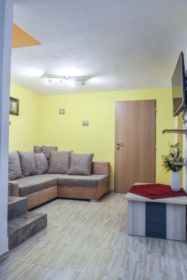 Apartman Marta Banka Extérieur photo