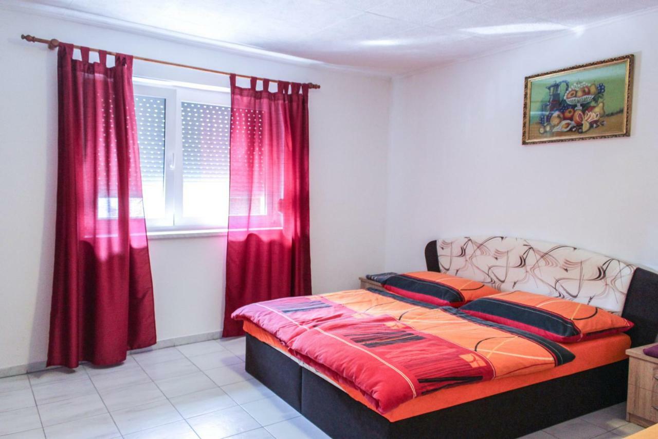 Apartman Marta Banka Extérieur photo