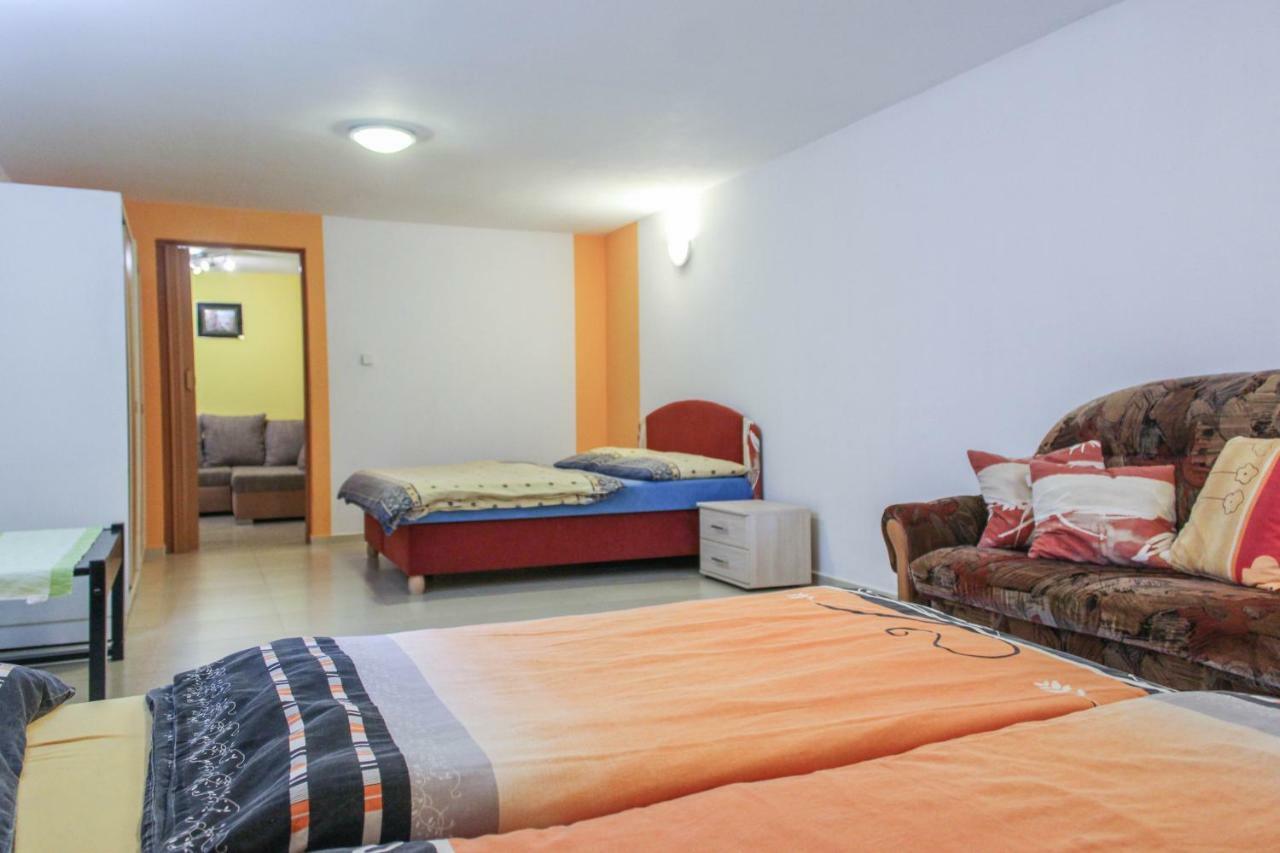 Apartman Marta Banka Extérieur photo