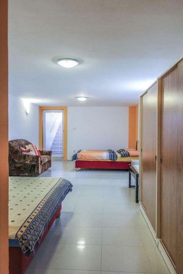 Apartman Marta Banka Extérieur photo